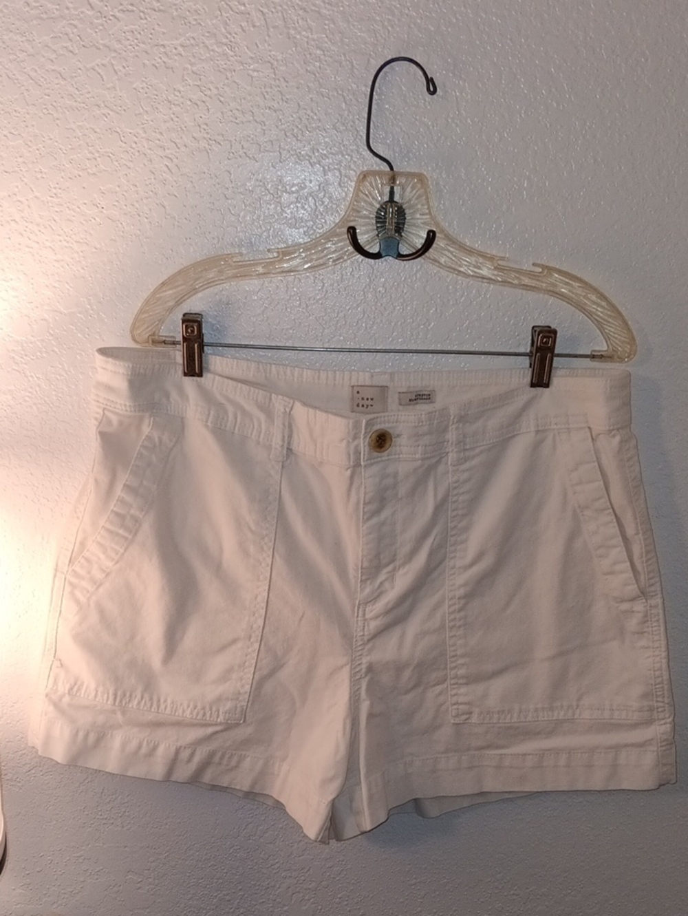 a new day Preloved White Bermuda Shorts with Front Patch Pockets